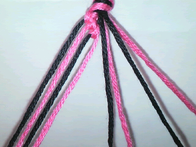 ハート柄が出来るかわいいミサンガの簡単な編み方 生活に役立つ記事